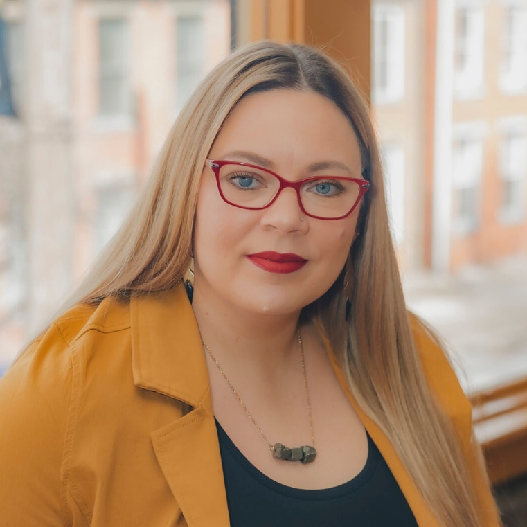 Friends & Neighbors board member Sarah Cahil